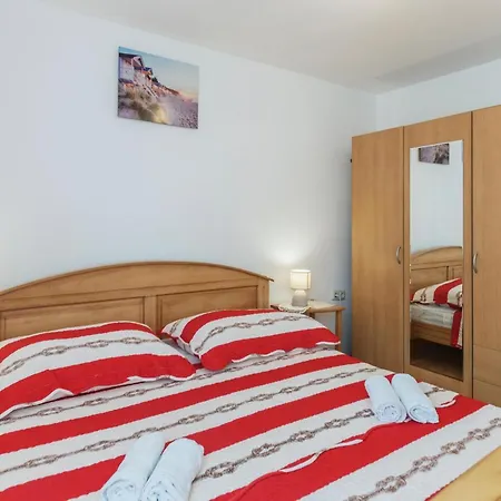 Apartment Lovely In With Wifi Pavicini