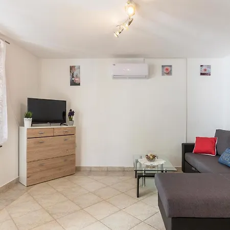 Lovely In With Wifi Apartment Pavicini